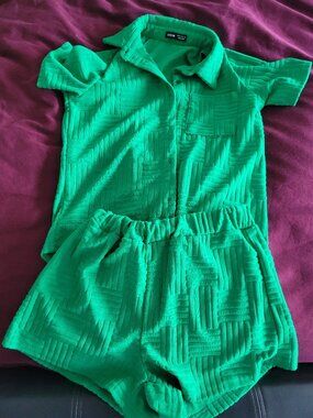 Green Two Piece Short Sleeve Button Up and Shorts Set Sz XS